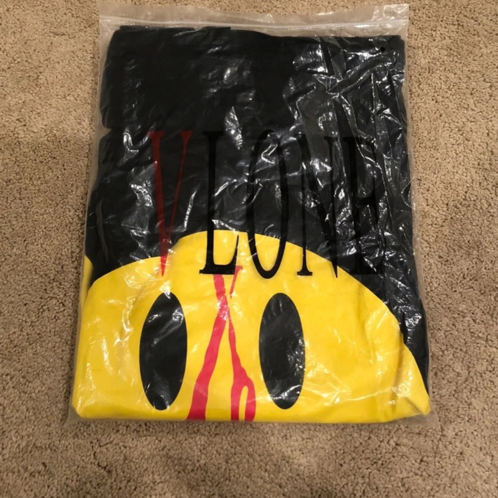 Vlone Tee (Houston Pop-Up)